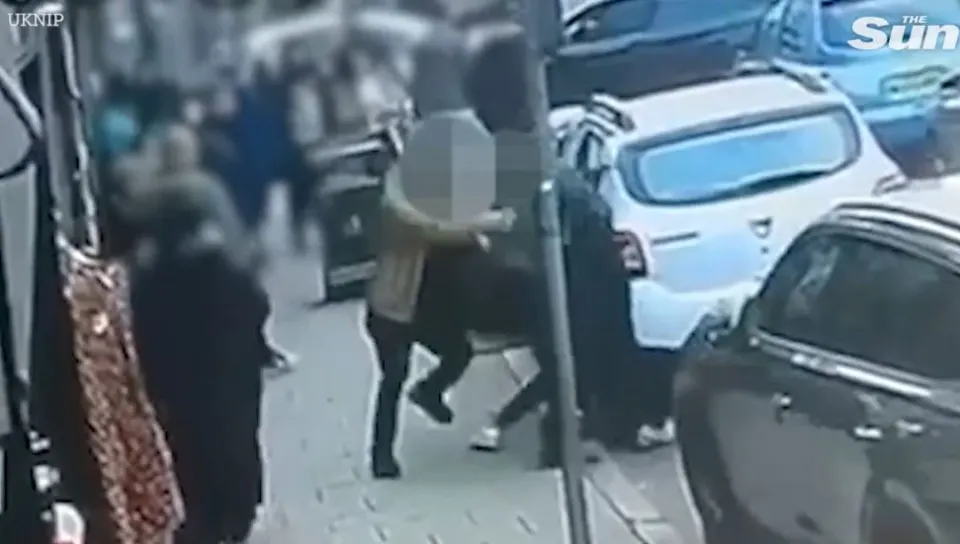 Teen Girl Nearly Kidnapped