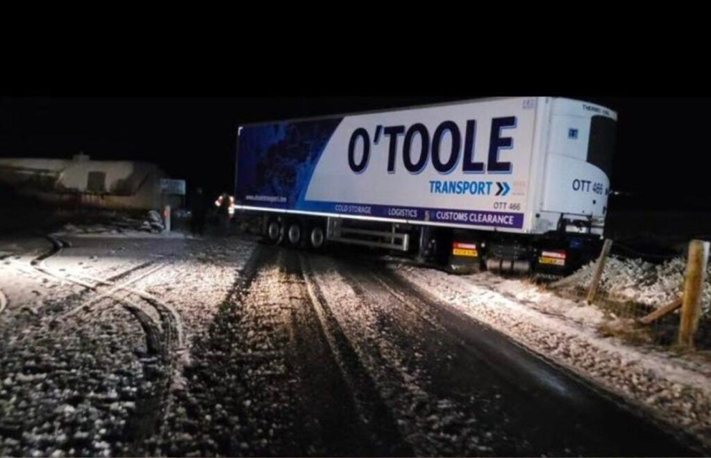 Major Scots Road Closed in Both Directions After Jackknifed Lorry ...